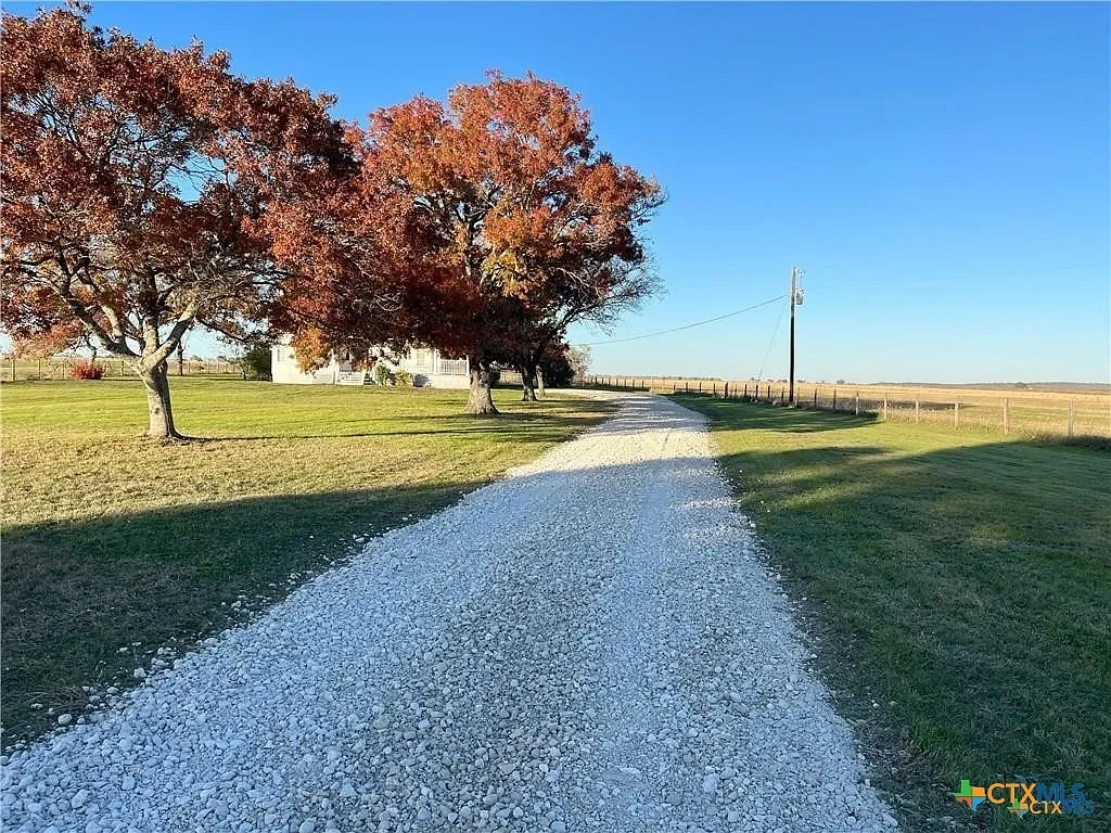 1914 Farmhouse Moody Texas - 6 - road view.webp