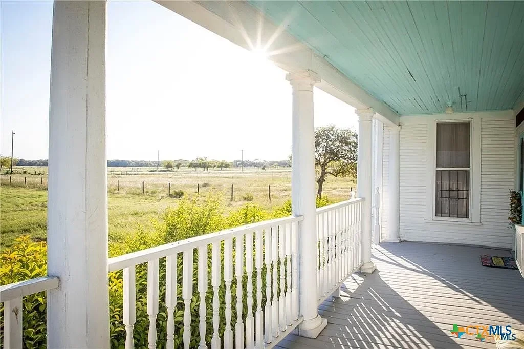 1914 Farmhouse Moody Texas - 7 - porch.webp