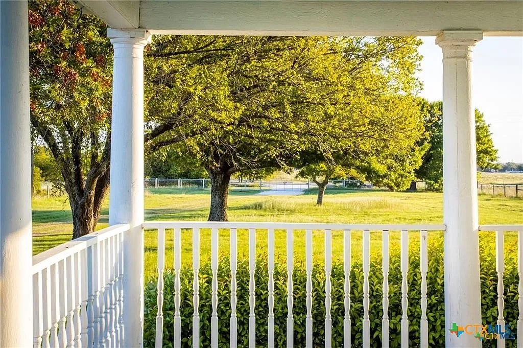 1914 Farmhouse Moody Texas - 8 - porch.webp
