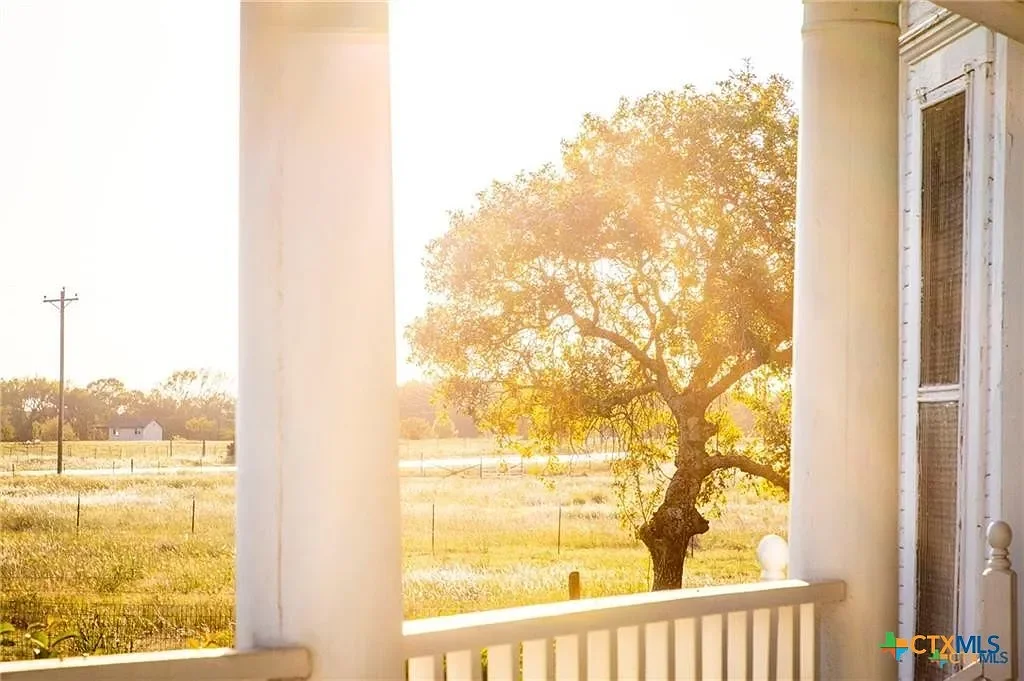 1914 Farmhouse Moody Texas - 26 - outside view.webp