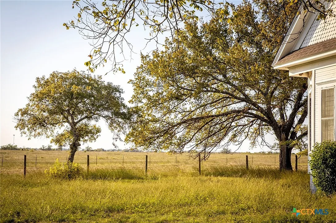 1914 Farmhouse Moody Texas - 28 - garden.webp