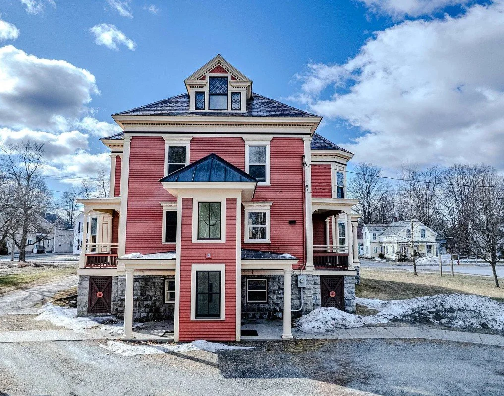 The C W Humphrey House 1920 Queen Anne and Colonial Revival Poultney Vermont - 6 - side view.webp