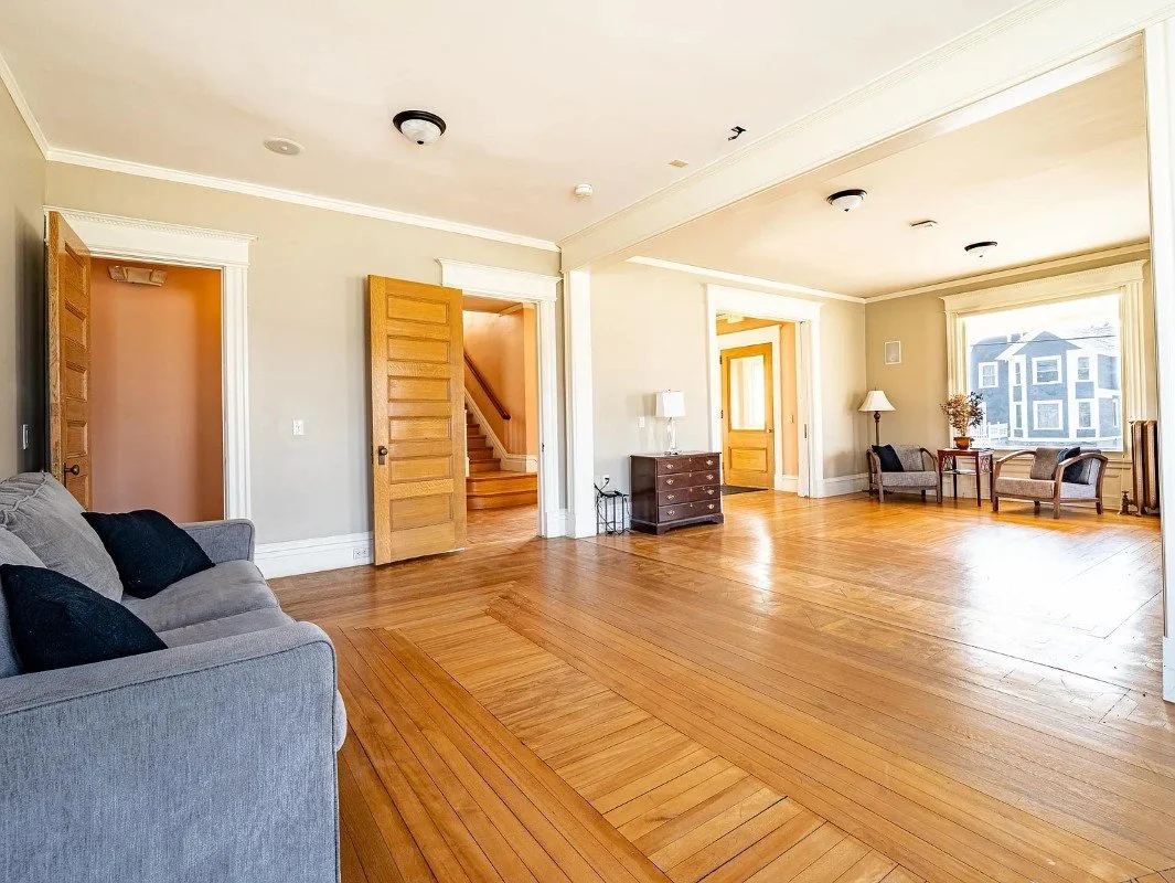 The C W Humphrey House 1920 Queen Anne and Colonial Revival Poultney Vermont - 19 - living area.webp