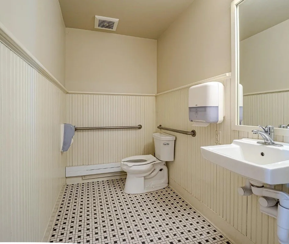 The C W Humphrey House 1920 Queen Anne and Colonial Revival Poultney Vermont - 33 - bathroom.webp