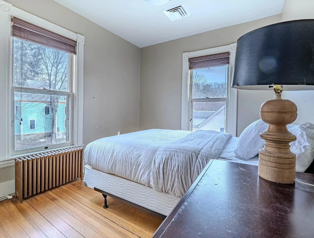 The C W Humphrey House 1920 Queen Anne and Colonial Revival Poultney Vermont - 42 - bedroom.webp