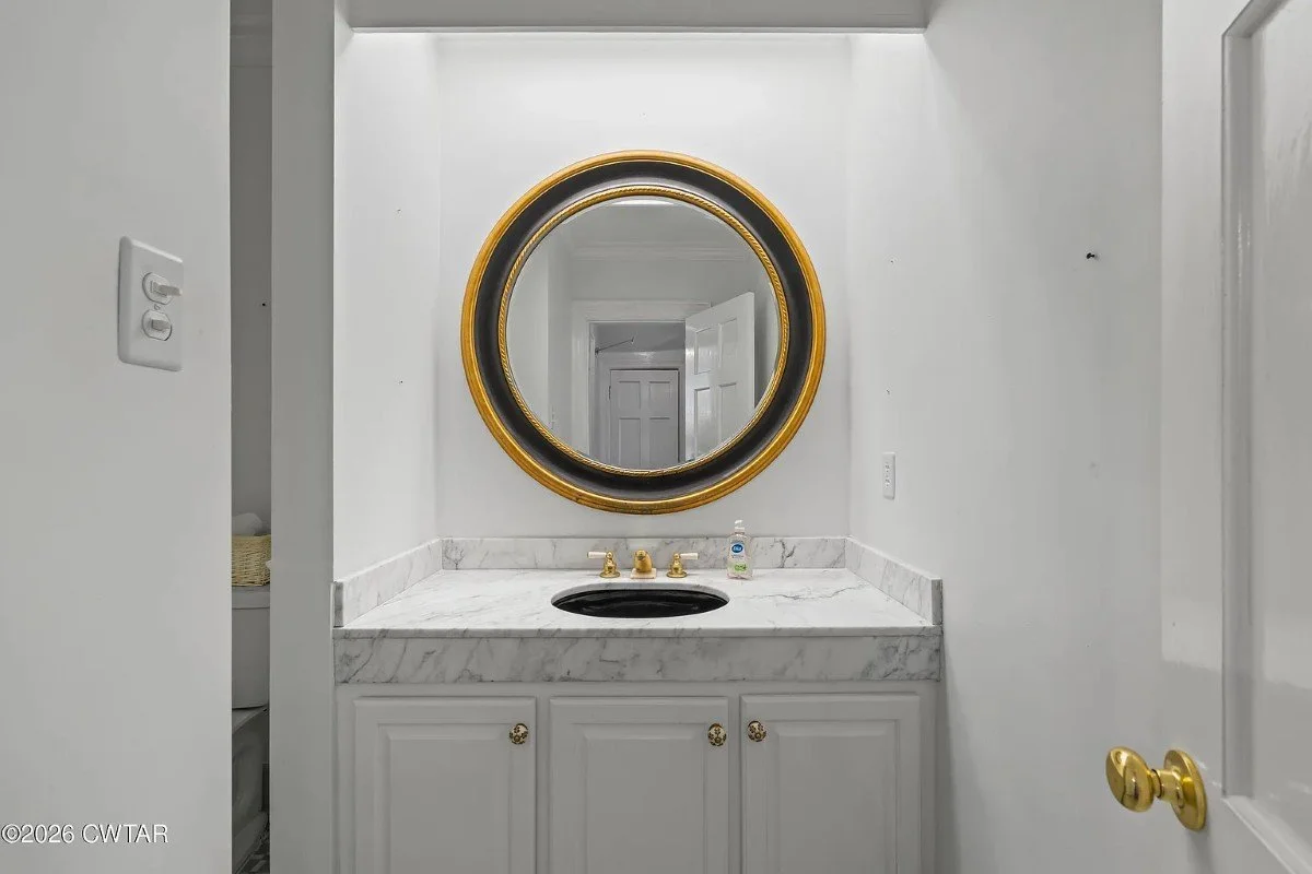 The Nucholls Murray House 1923 Italian Renaissance Jackson Tennessee - 17 - bathroom.webp