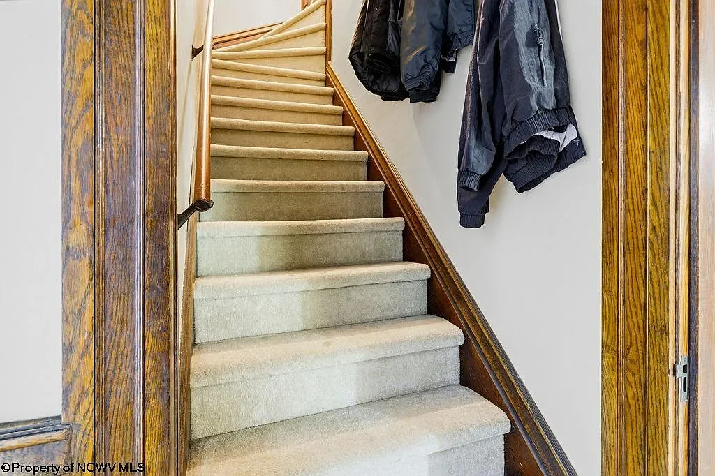 1902 Victorian house Clarksburg West Virginia - 28 - stairs.webp