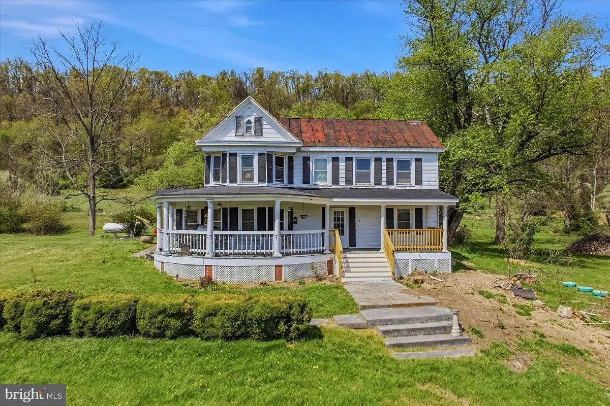 1888 Farmhouse Berkeley Springs West Virginia - 3 - front view.webp