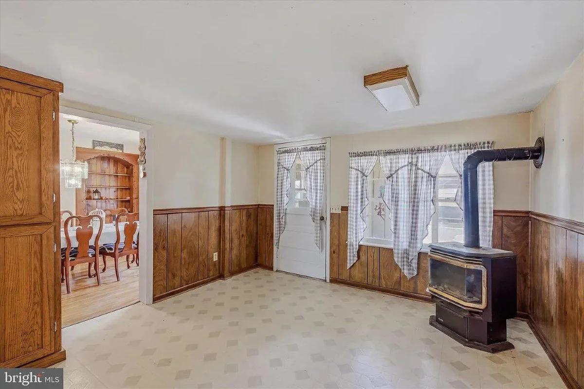 1888 Farmhouse Berkeley Springs West Virginia - 15 - kitchen.webp