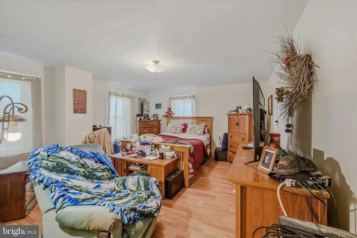 1888 Farmhouse Berkeley Springs West Virginia - 27 - bedroom.webp