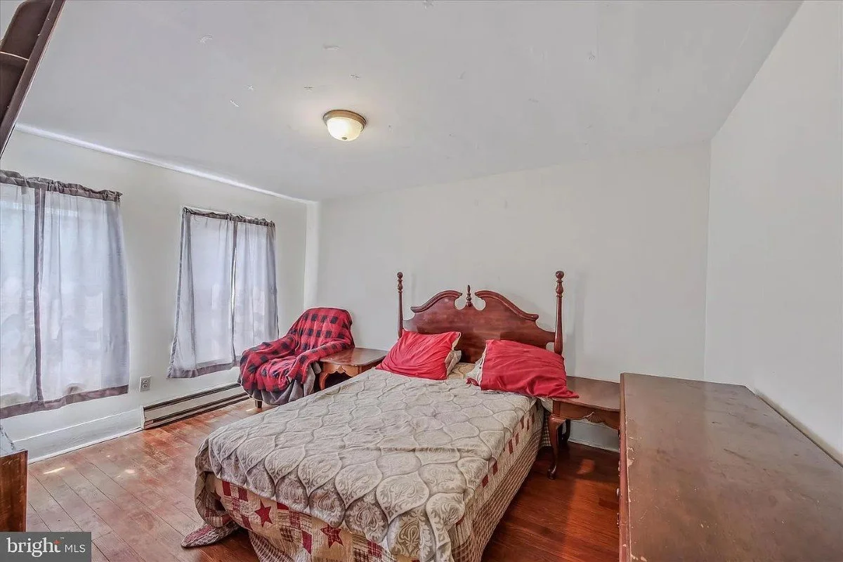 1888 Farmhouse Berkeley Springs West Virginia - 34 - bedroom.webp