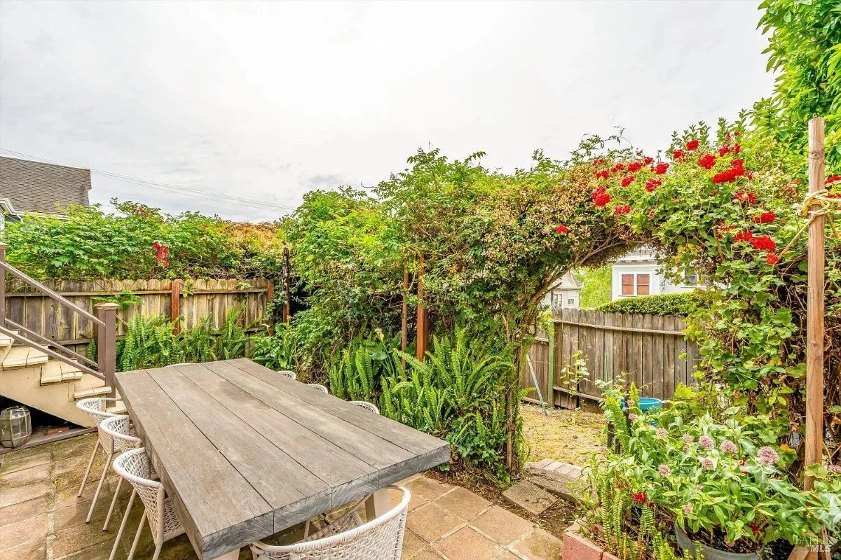 1891 Queen Anne house Vallejo California - 40 - backyard.webp