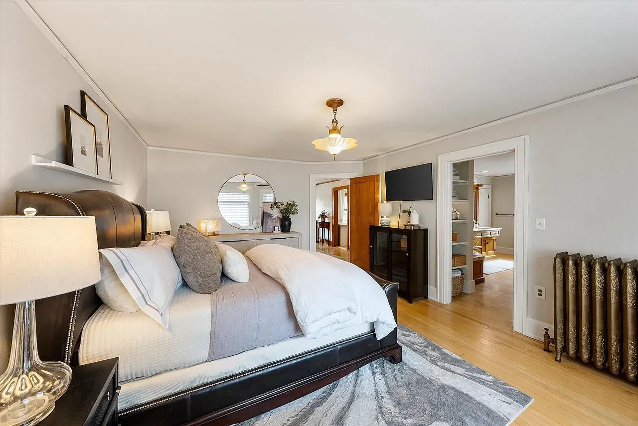 1907 Tudor Revival house Cedarburg Wisconsin - 27 - bedroom.webp