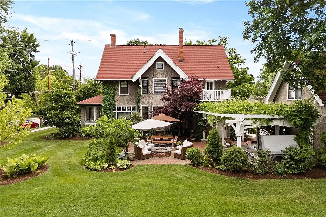 1907 Tudor Revival house Cedarburg Wisconsin - 52 - backyard.webp