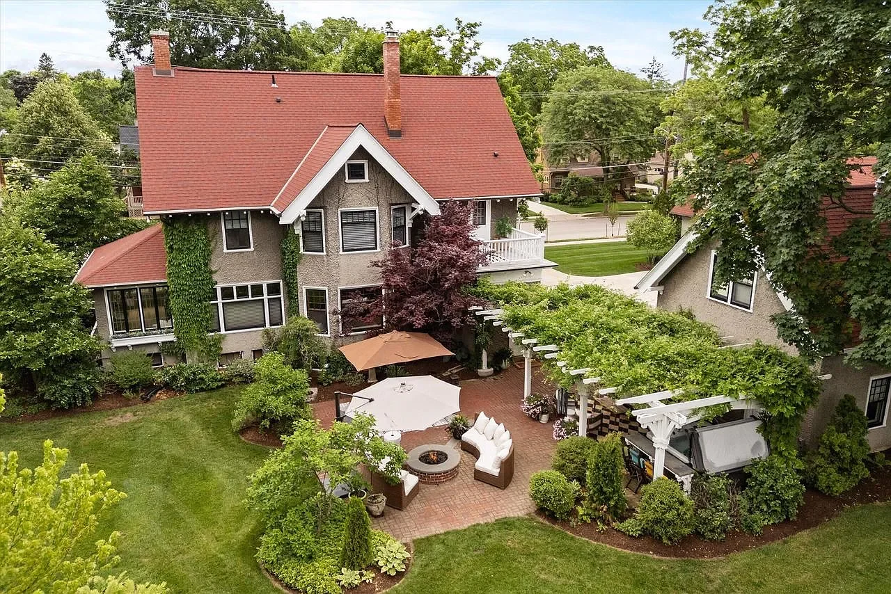 1907 Tudor Revival house Cedarburg Wisconsin - 53 - backyard.webp