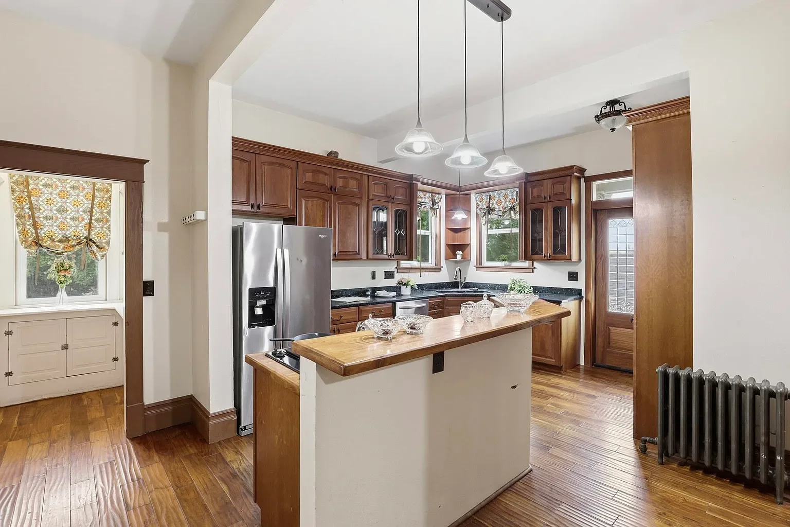1908 Colonial Revival house Tekoa Washington - 2 - kitchen.webp