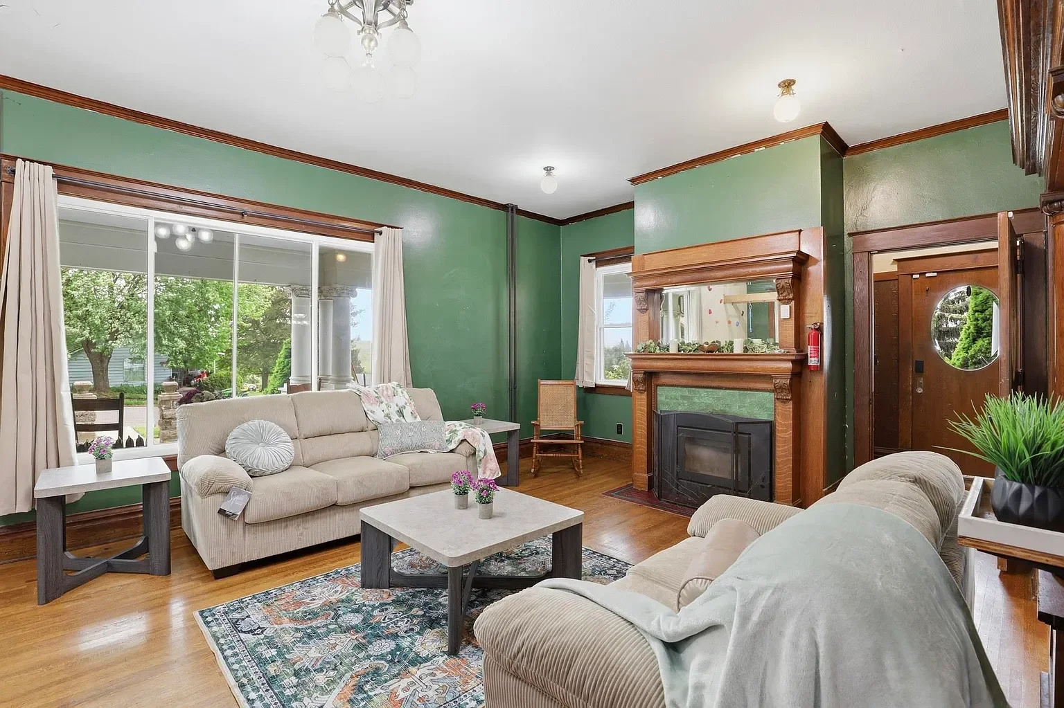 1908 Colonial Revival house Tekoa Washington - 11 - living room.webp