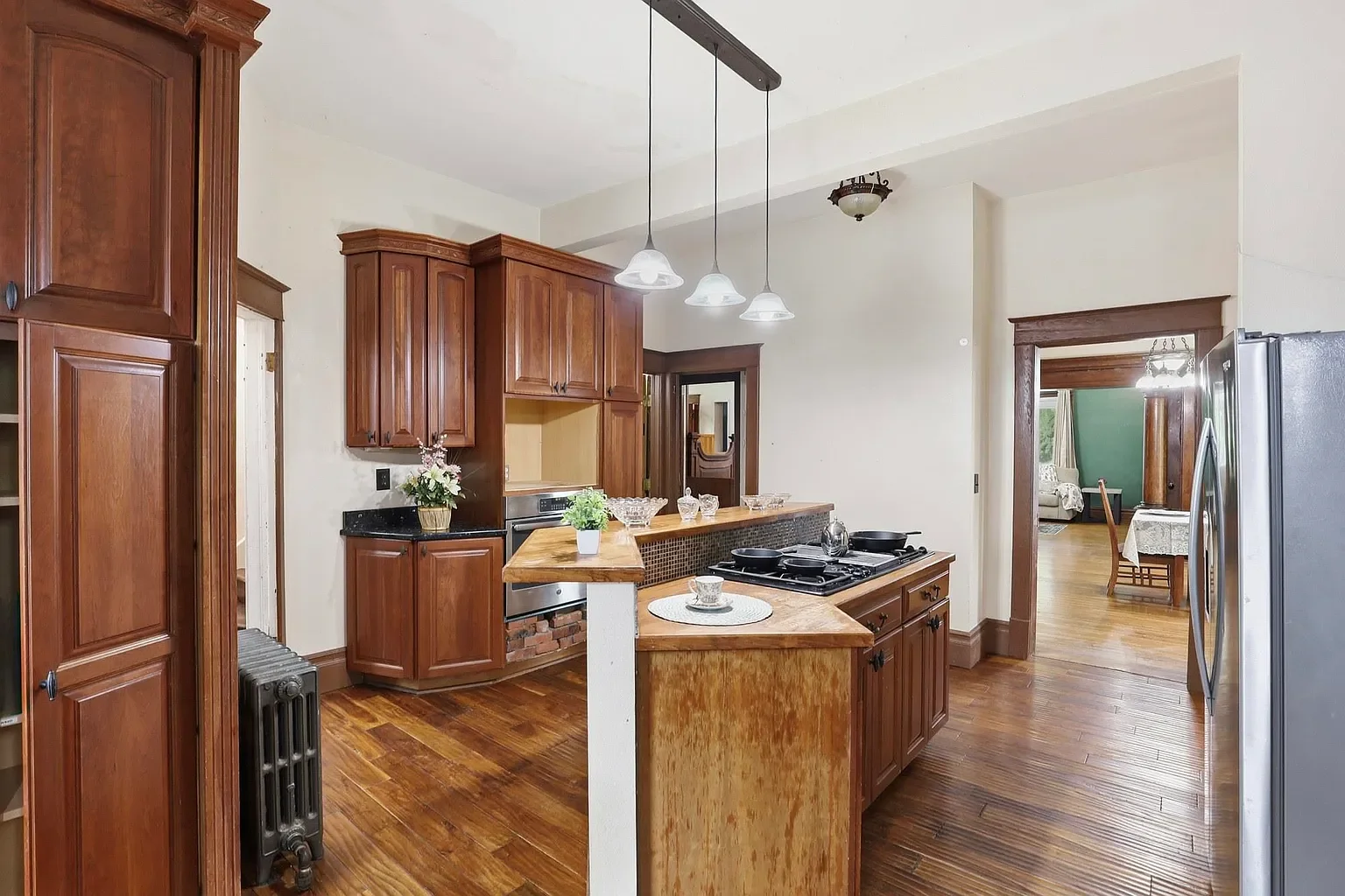 1908 Colonial Revival house Tekoa Washington - 20 - kitchen.webp