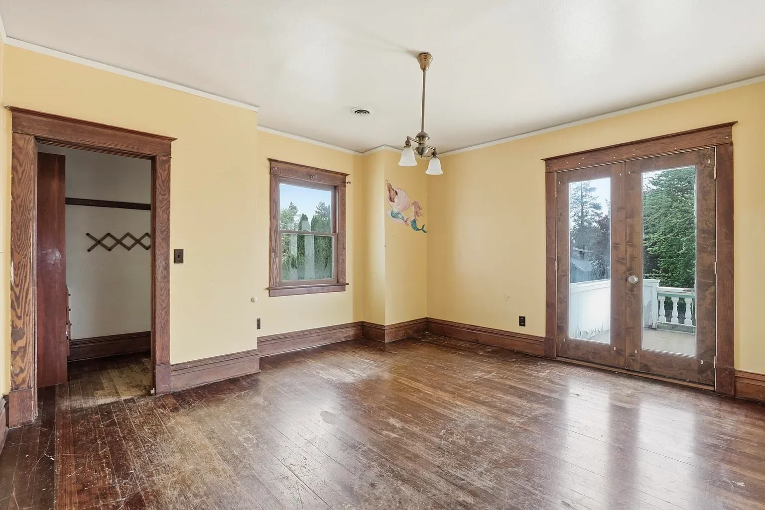 1908 Colonial Revival house Tekoa Washington - 38 - room.webp