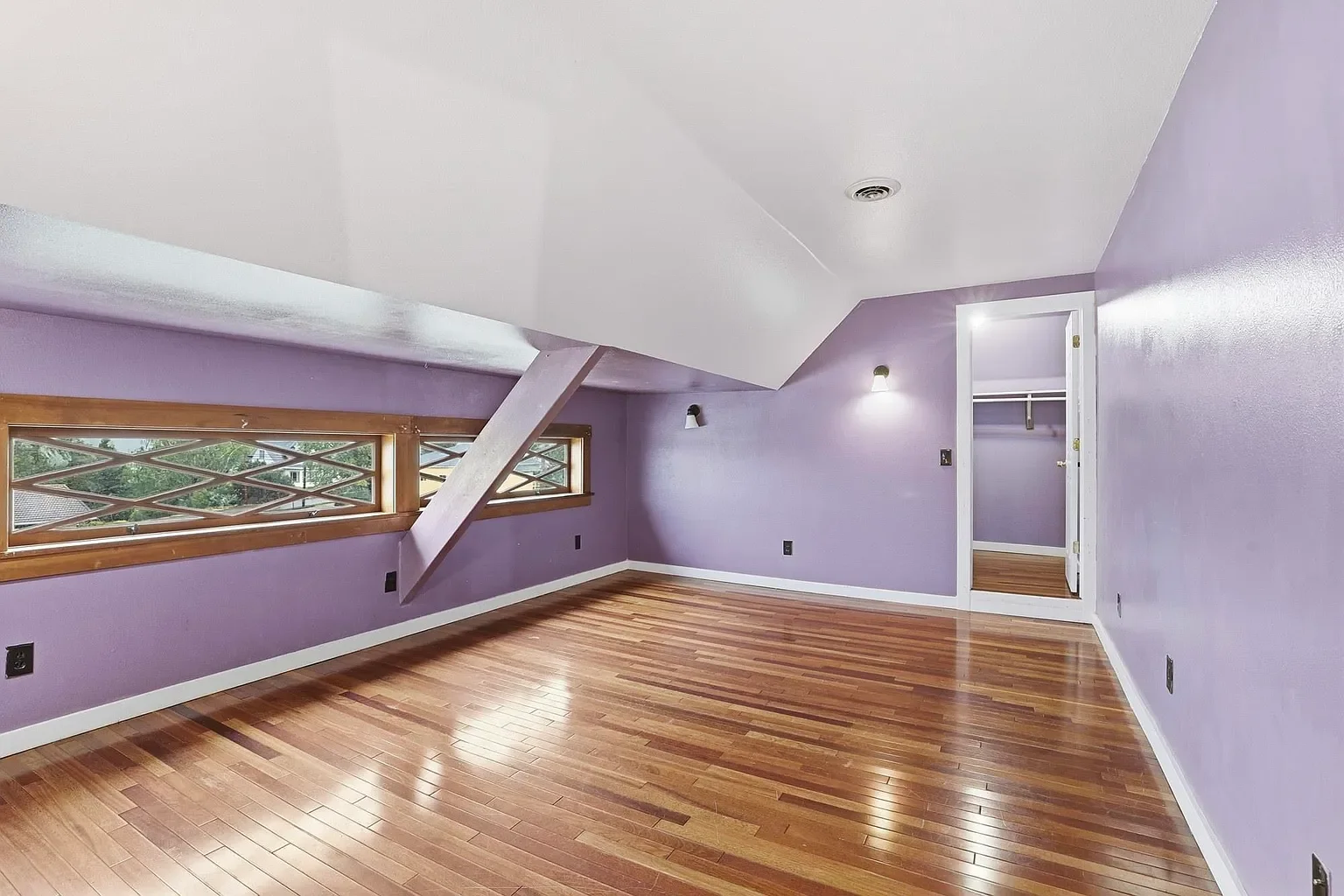 1908 Colonial Revival house Tekoa Washington - 41 - bedroom.webp
