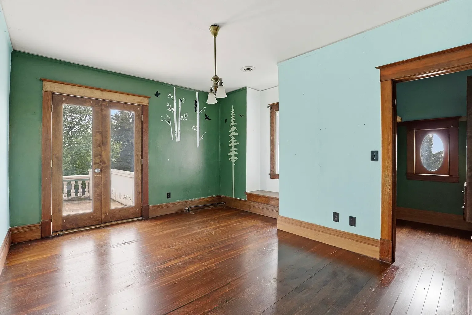 1908 Colonial Revival house Tekoa Washington - 42 - room.webp