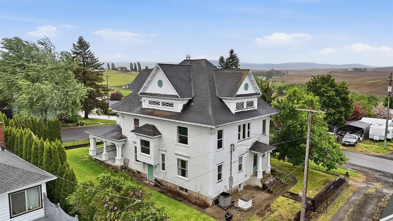 1908 Colonial Revival house Tekoa Washington - 50 - top view.webp