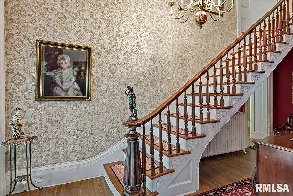 1840 Greek Revival house Jacksonville Illinois - 6 - staircase.webp