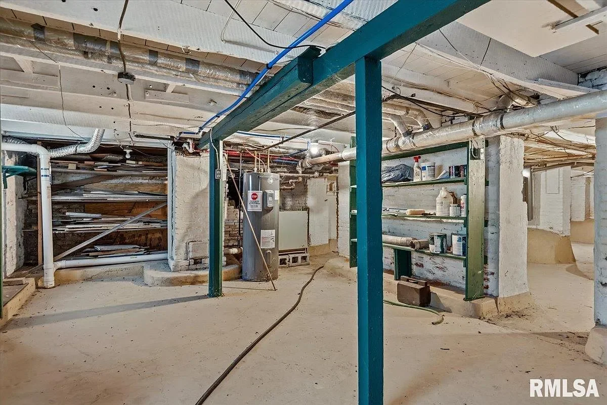 1840 Greek Revival house Jacksonville Illinois - 45 - basement.webp