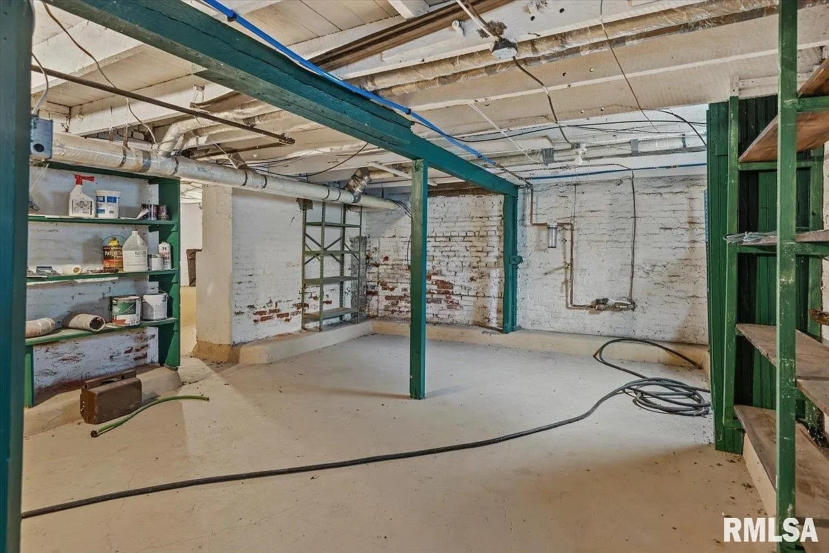 1840 Greek Revival house Jacksonville Illinois - 46 - basement.webp