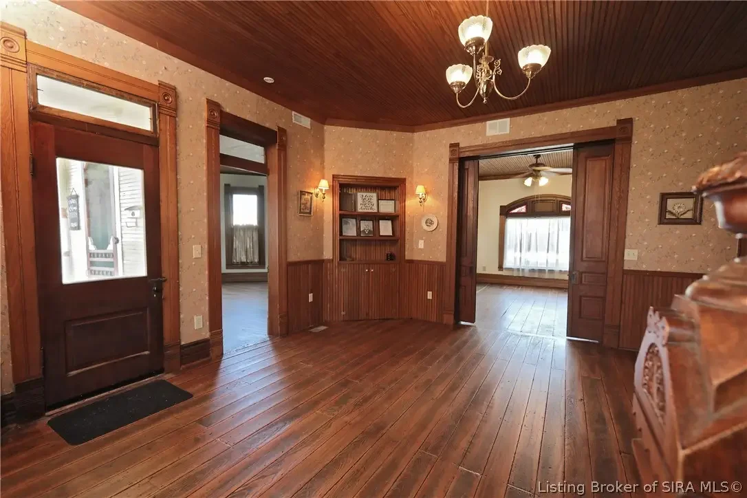 1858 Queen Anne house Campbellsburg Indiana - 9 - foyer.webp