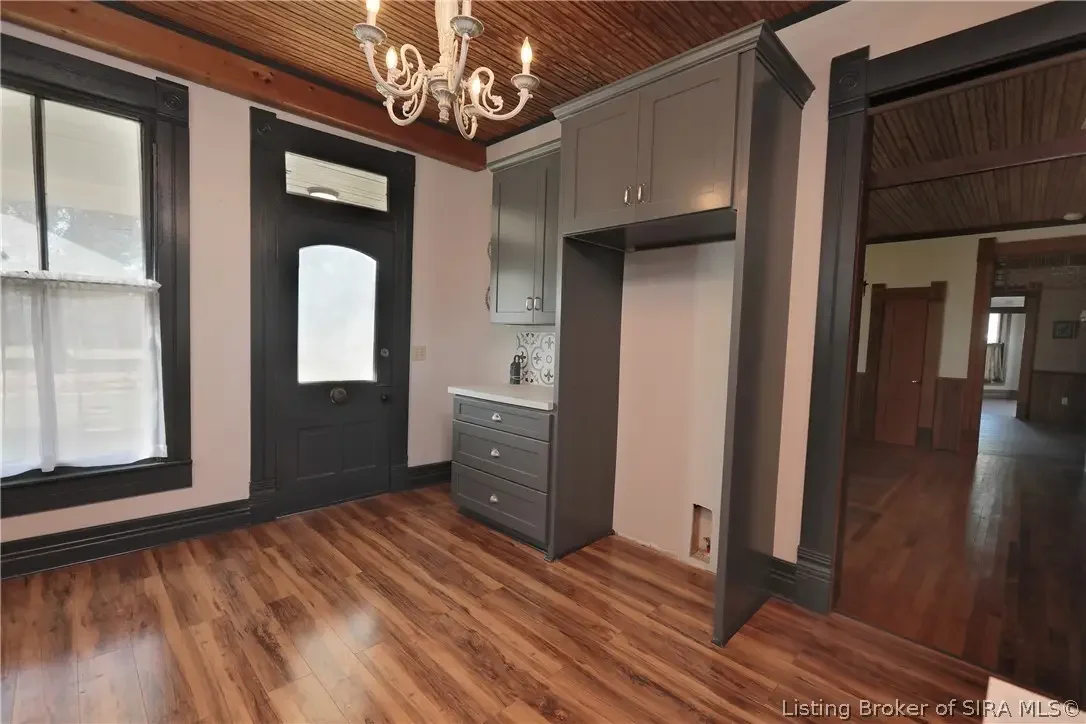 1858 Queen Anne house Campbellsburg Indiana - 26 - kitchen.webp
