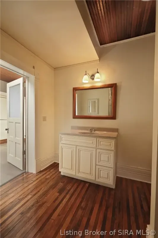 1858 Queen Anne house Campbellsburg Indiana - 29 - bathroom.webp