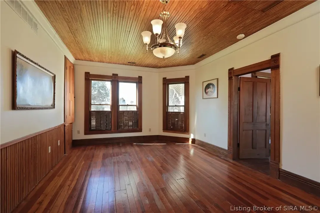 1858 Queen Anne house Campbellsburg Indiana - 44 - dining room.webp