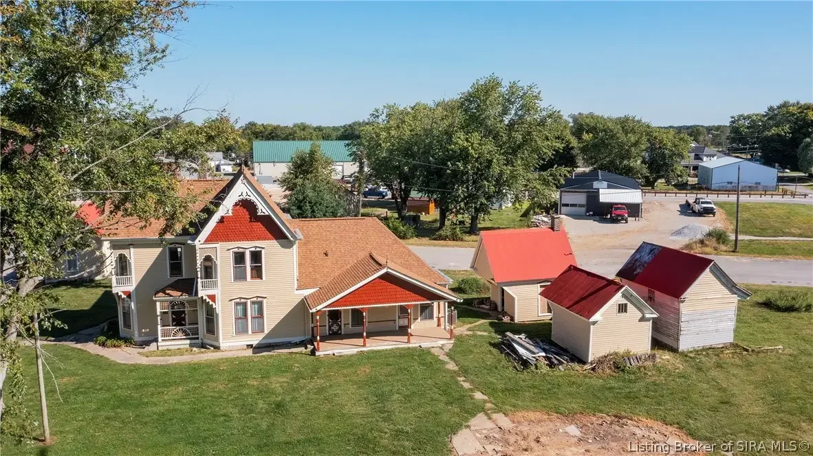 1858 Queen Anne house Campbellsburg Indiana - 64 - backyard.webp