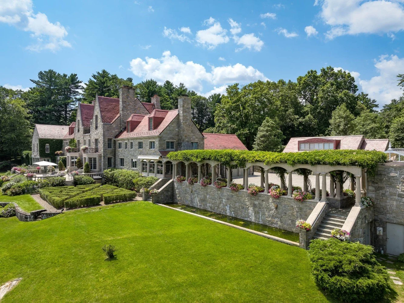 Hillandale 1900 European manor in Stamford Connecticut (28).jpg