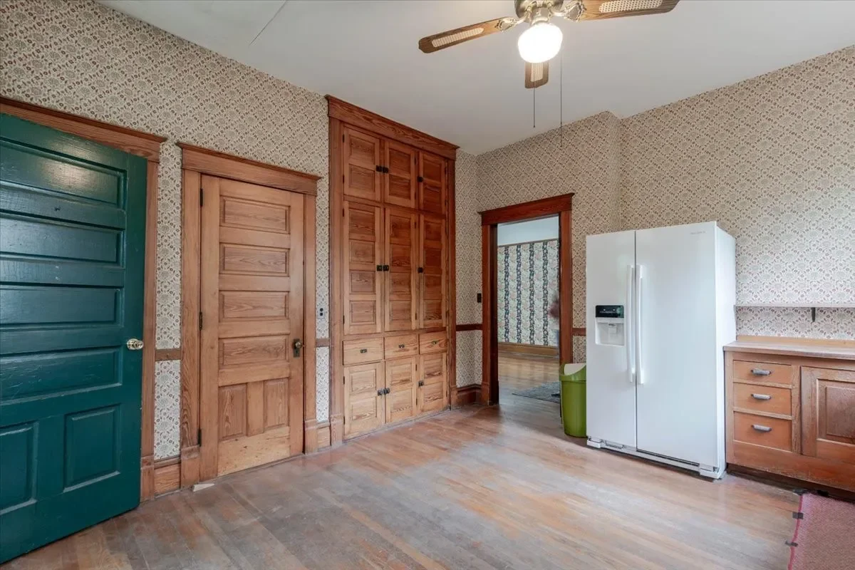 1899 Victorian house Chenoa Illinois - 19 - kitchen.webp