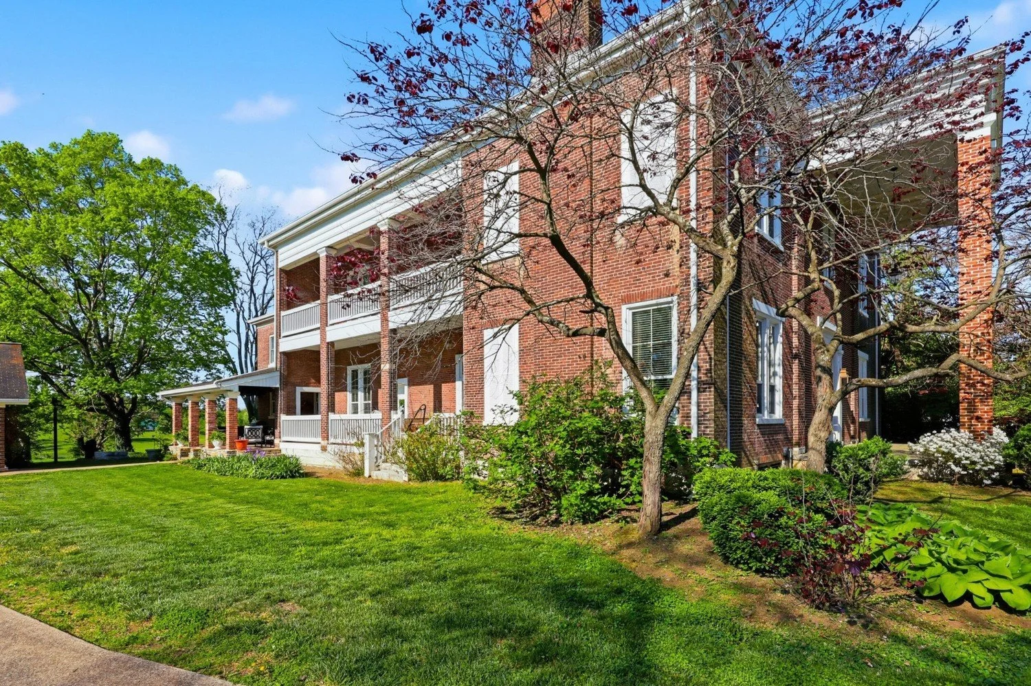 Highland Hall 1855 Greek Revival house Lexington Kentucky - 63 - side view.jpeg