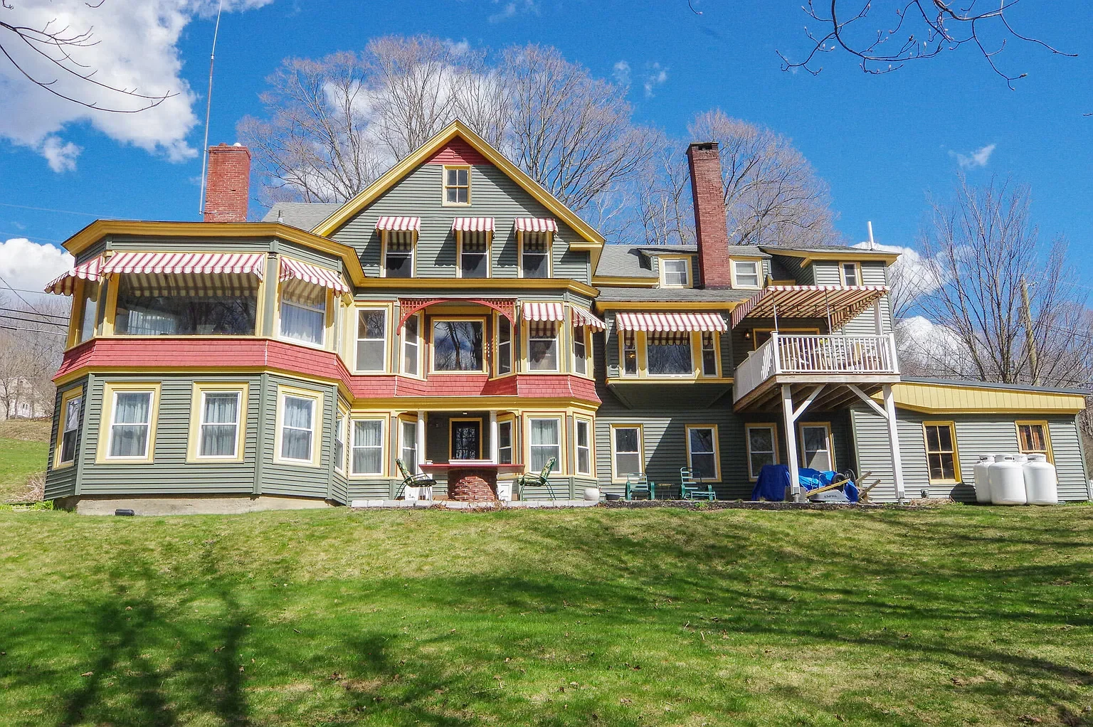 1850 Victorian house in Dexter, Maine - $439k