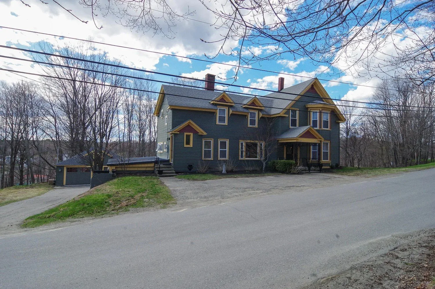 1850 Victorian house Dexter Maine - 3 - back view.webp