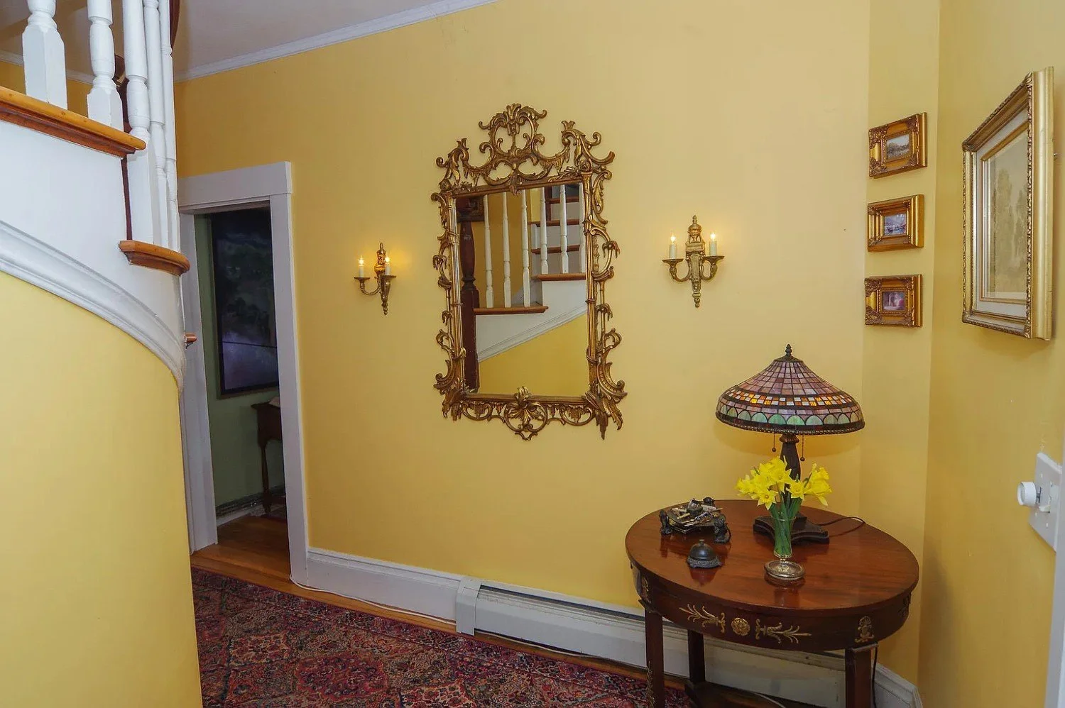 1850 Victorian house Dexter Maine - 7 - foyer.webp