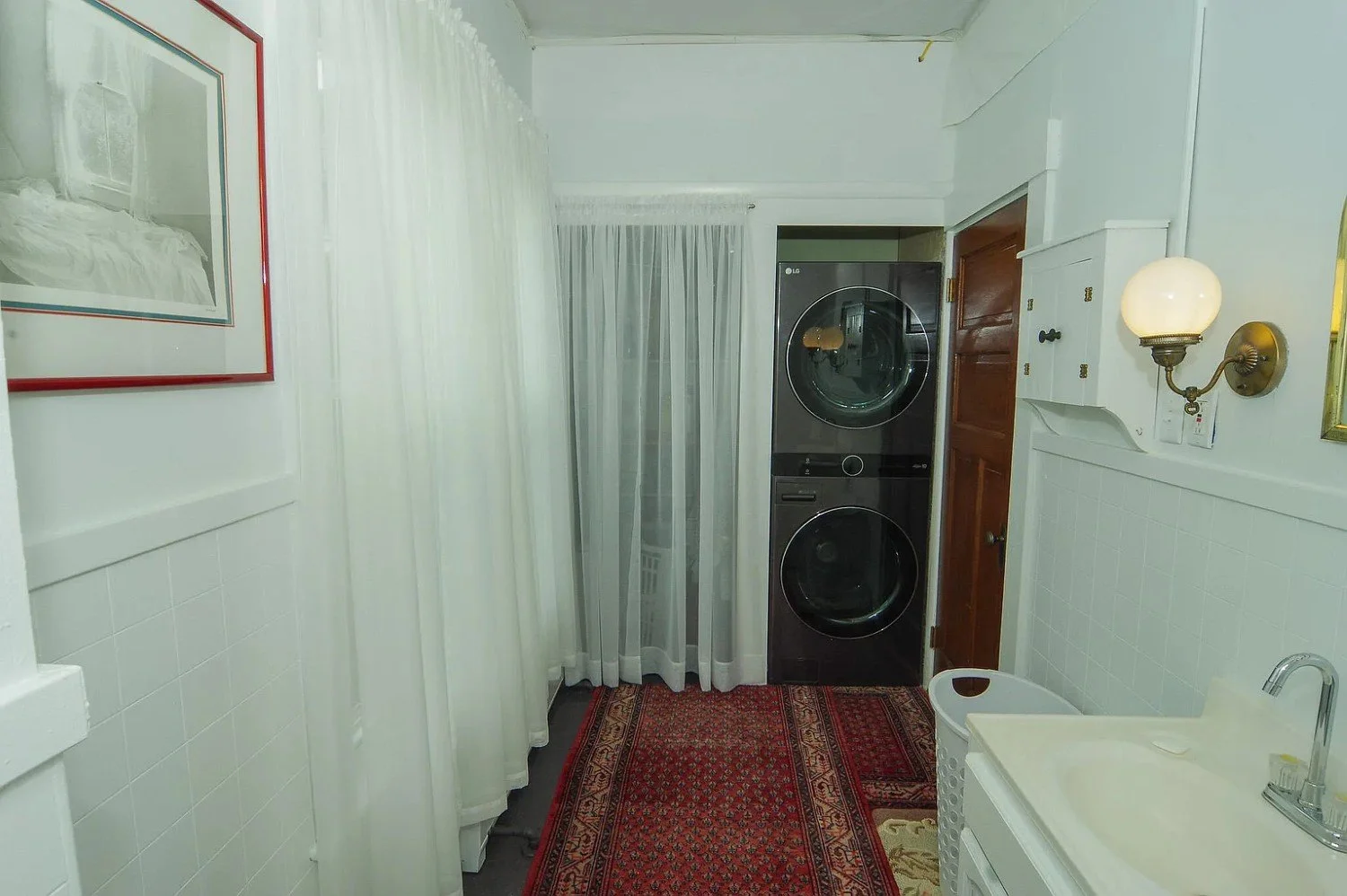 1850 Victorian house Dexter Maine - 17 - laundry.webp