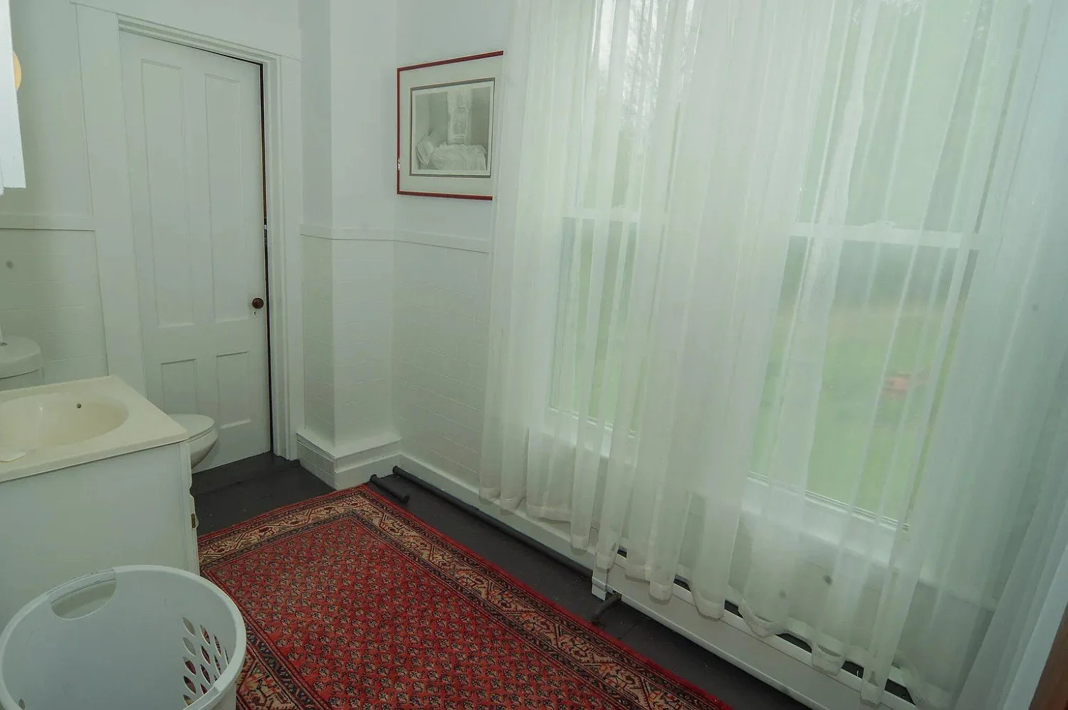 1850 Victorian house Dexter Maine - 18 - laundry.webp
