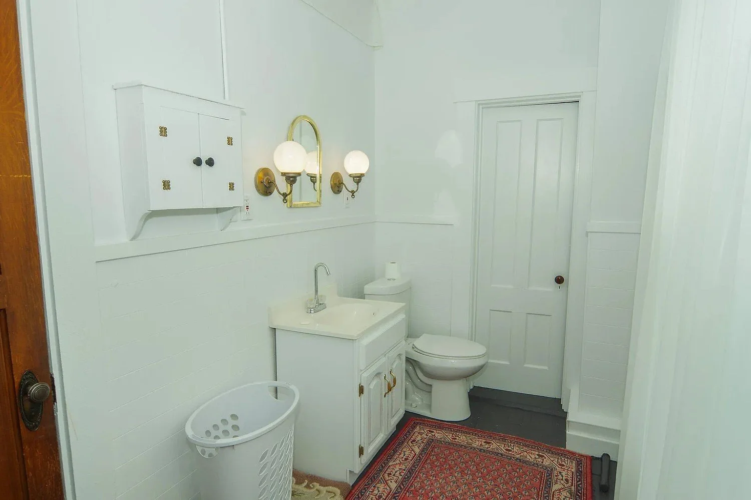 1850 Victorian house Dexter Maine - 19 - laundry.webp
