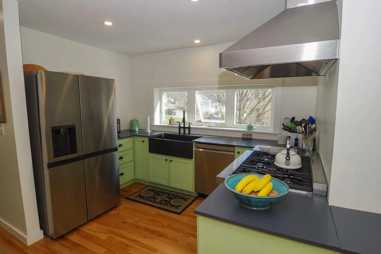 1850 Victorian house Dexter Maine - 26 - kitchen.webp