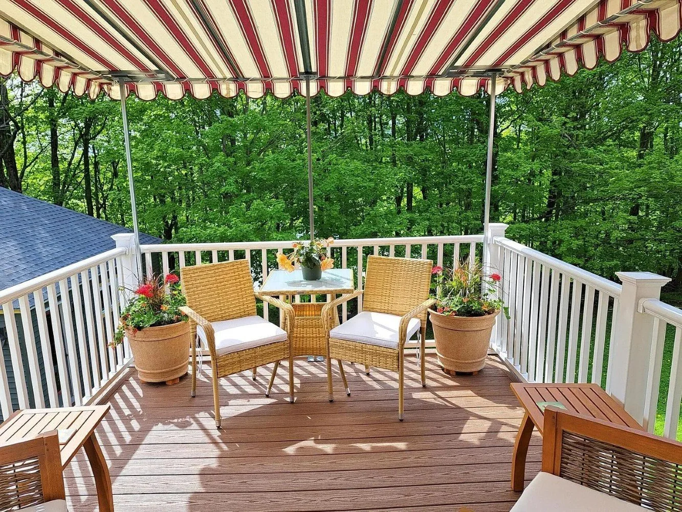 1850 Victorian house Dexter Maine - 29 - veranda.webp