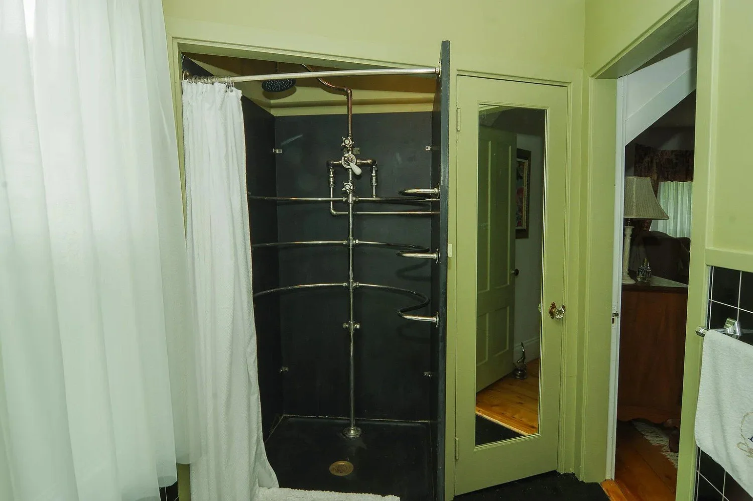 1850 Victorian house Dexter Maine - 45 - bathroom.webp