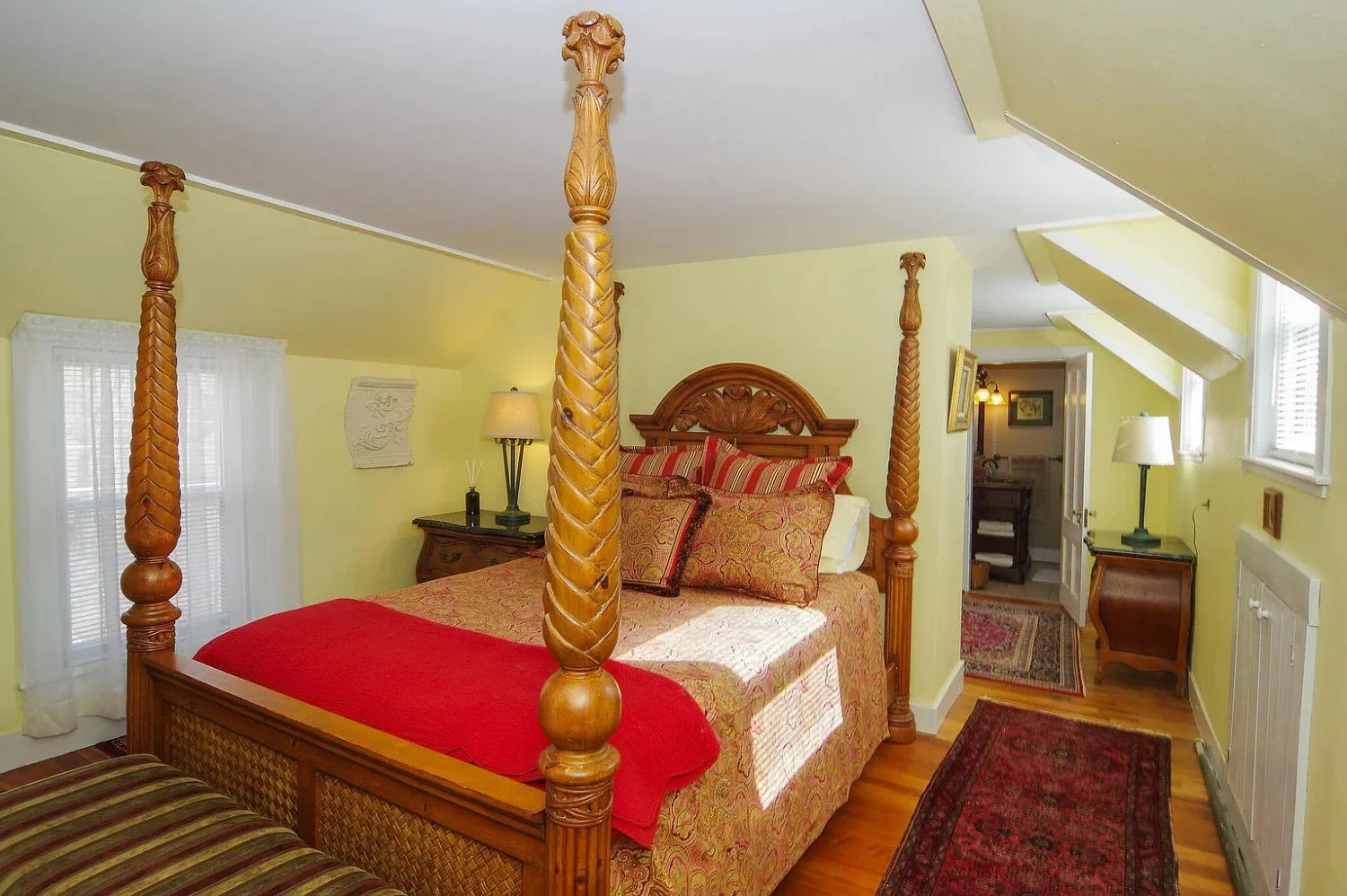 1850 Victorian house Dexter Maine - 48 - bedroom.webp