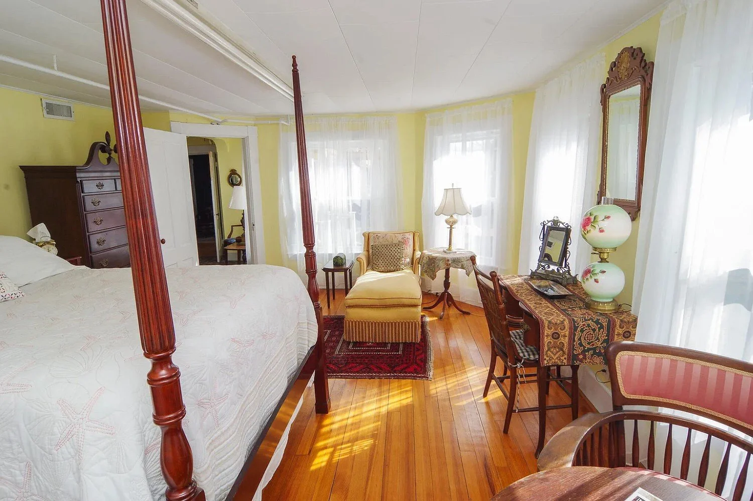 1850 Victorian house Dexter Maine - 65 - bedroom.webp