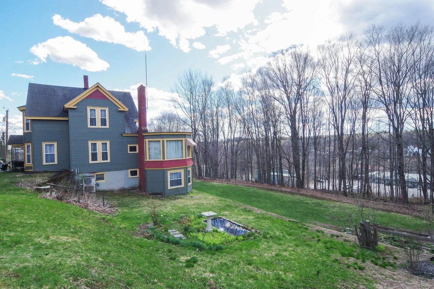 1850 Victorian house Dexter Maine - 88 - backyard.webp