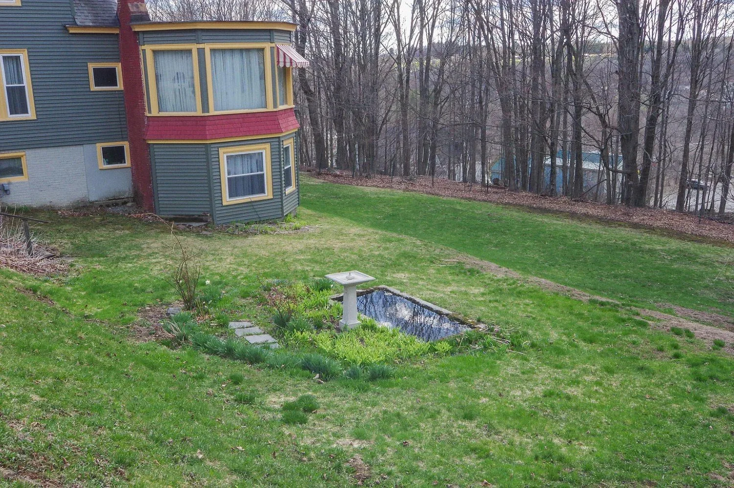 1850 Victorian house Dexter Maine - 89 - backyard.webp